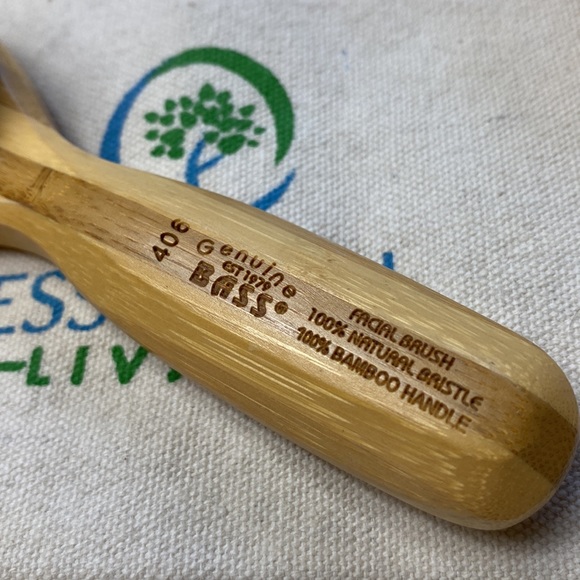 •three• Facial Dry Brushes with Canvas Bag - Picture 5 of 8